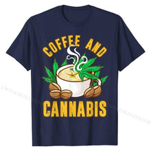 Laad afbeelding in Galerijviewer, <transcy>Koffie En Cannabis Weed Humor Gezegden Grappig Citaat T-Shirt Katoenen Tops Shirts voor Mannen Ontwerp T-shirts Custom Hot Koop</transcy>